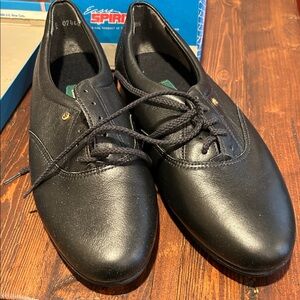Easy Spirit Black Smooth Leather Lace-Up Sneakers